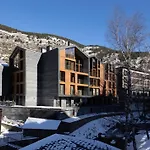 Isard Homes By Select Rentals